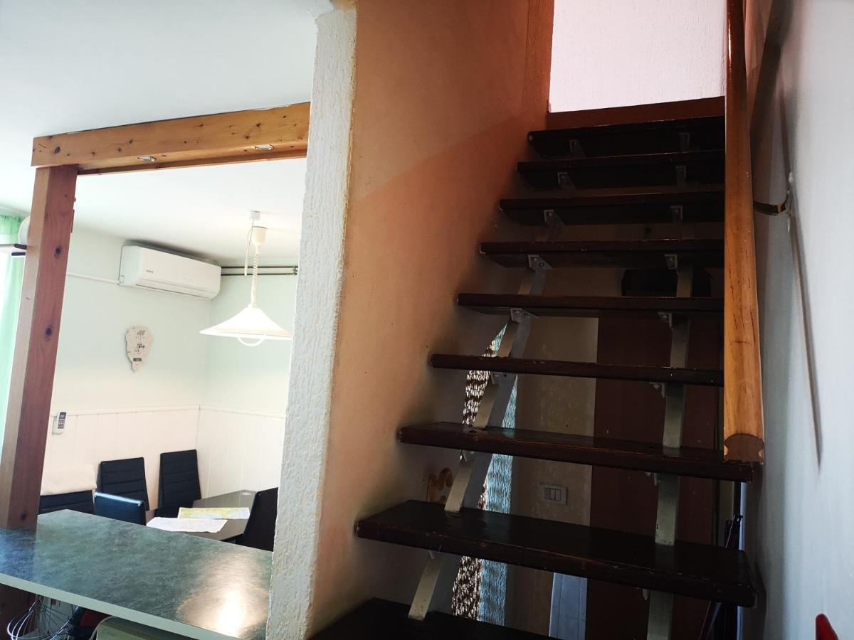 Apartment Vanja Pola Esterno foto